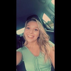 Meet your Posher, Courtney